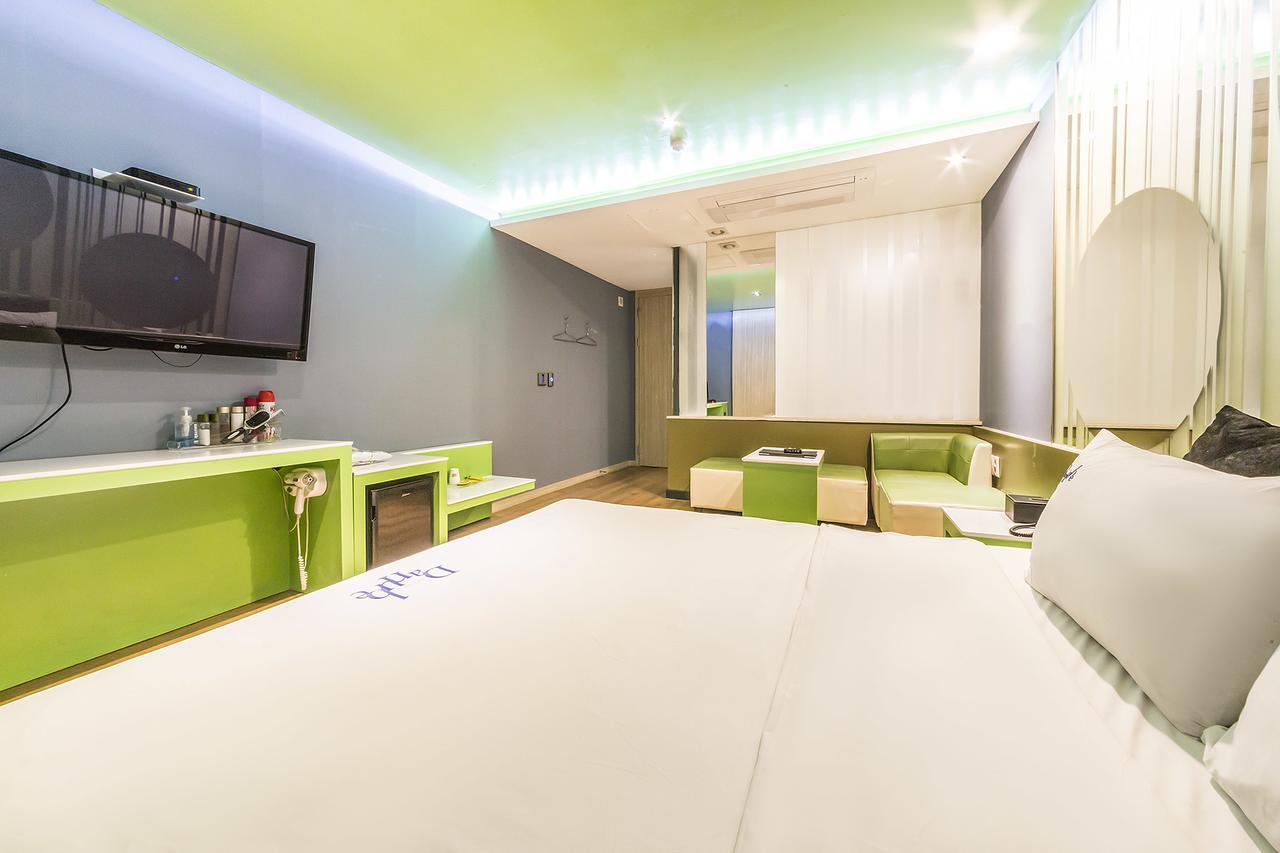 Danube Hotel Suwon Extérieur photo